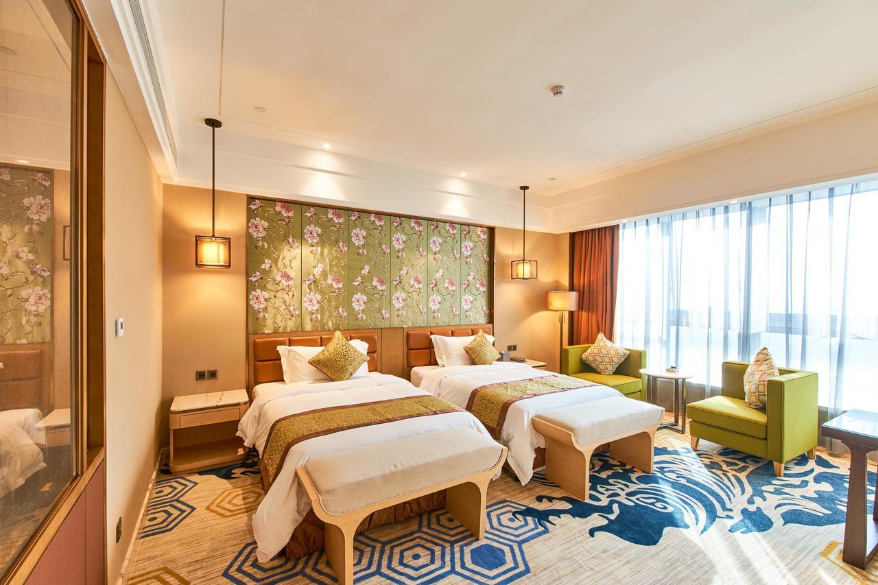 Zhongshan Guzhen Huayu Landmark Hotel ภายนอก รูปภาพ