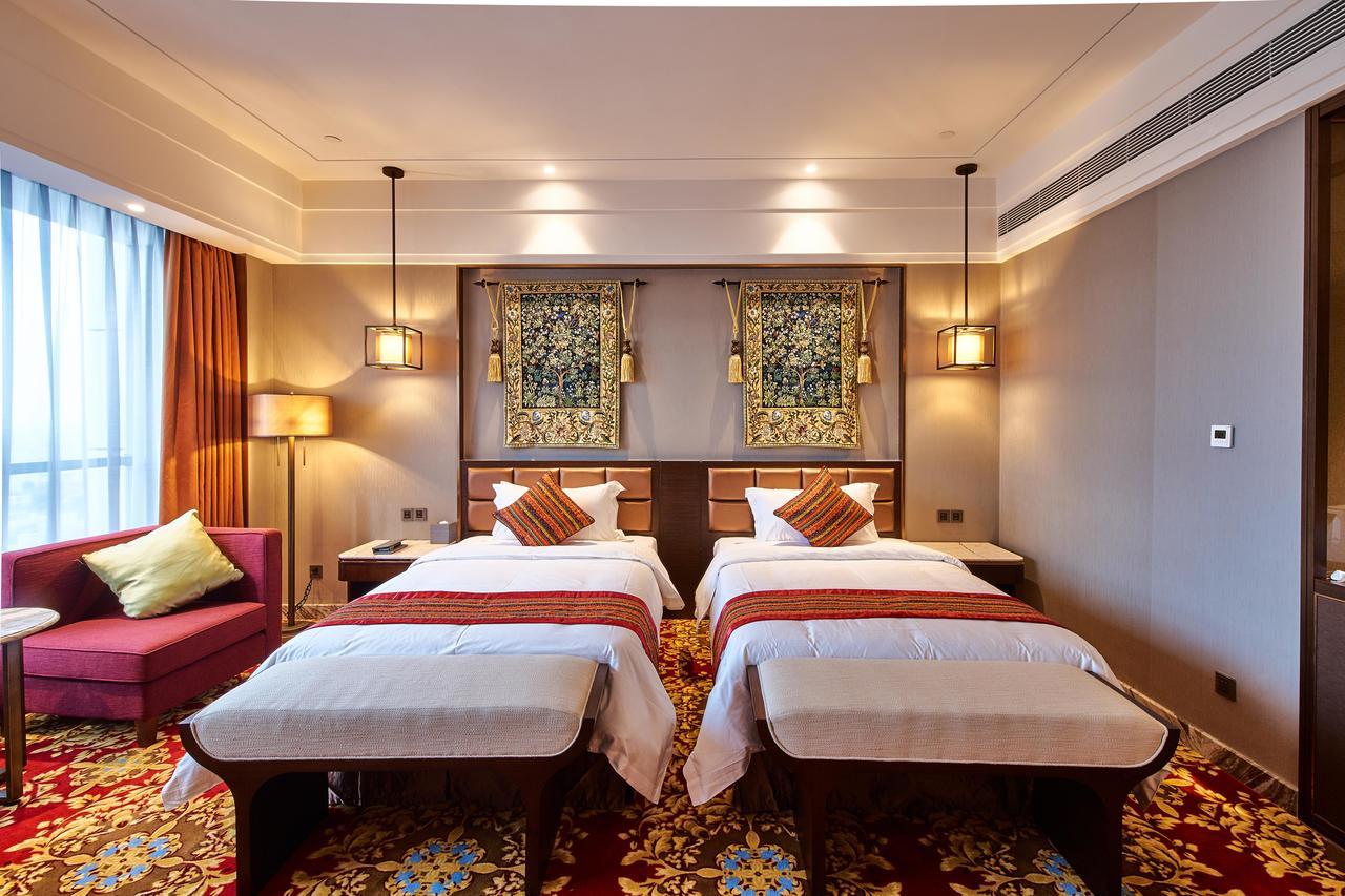 Zhongshan Guzhen Huayu Landmark Hotel ภายนอก รูปภาพ